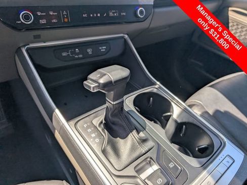 Used 2025 Kia Carnival FWD image 18