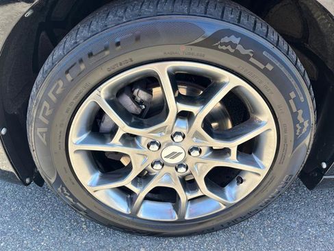 Used 2017 Dodge Charger SXT w/ AWD Plus Group image 6