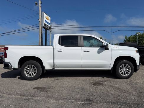 Used 2022 Chevrolet Silverado 1500 LT AWD/4WD image 9