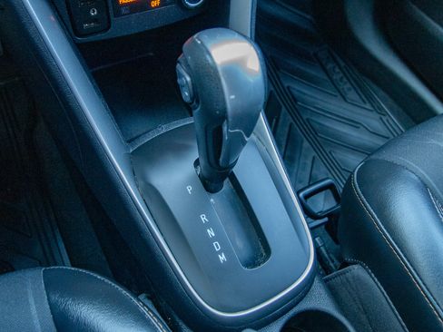 Used 2019 Chevrolet Trax LT w/ LT Convenience Package FWD image 19