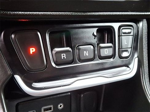 Used 2018 GMC Terrain SLE w/ Driver Convenience Package image 15