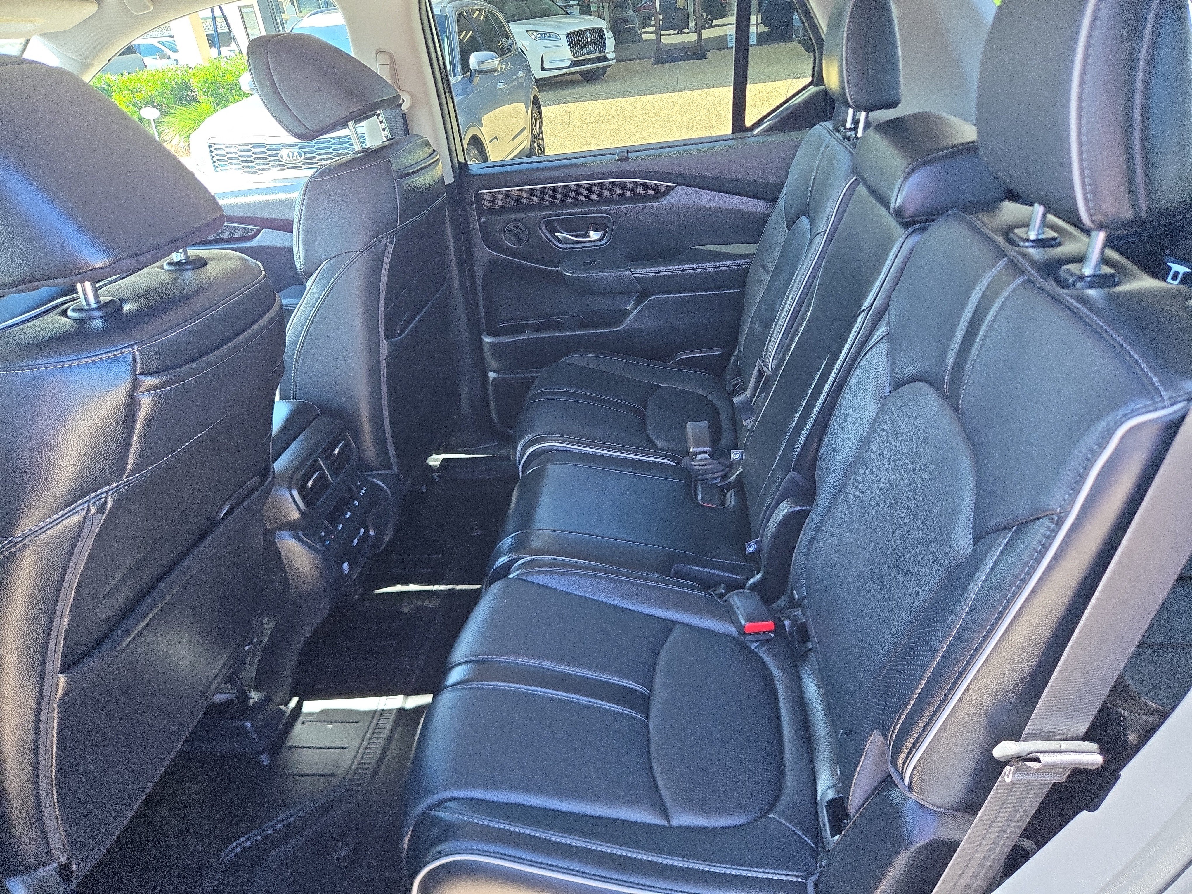 Used 2023 Honda Pilot Elite image 18