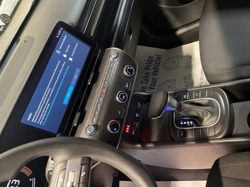 Certified 2024 Hyundai Kona SE image 21