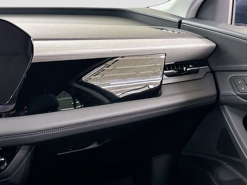 New 2025 Audi Q6 e-tron Premium RWD image 19