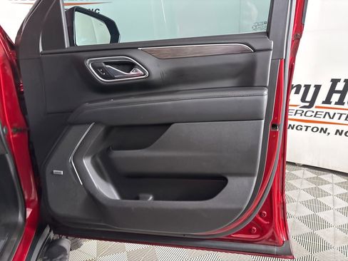 Used 2021 Chevrolet Tahoe Z71 w/ Z71 Signature Package image 31