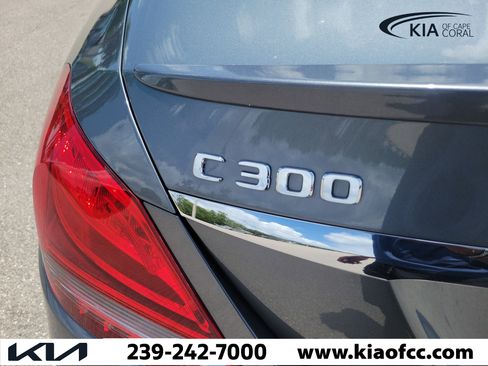 Used 2018 Mercedes-Benz C 300 4MATIC Sedan image 11