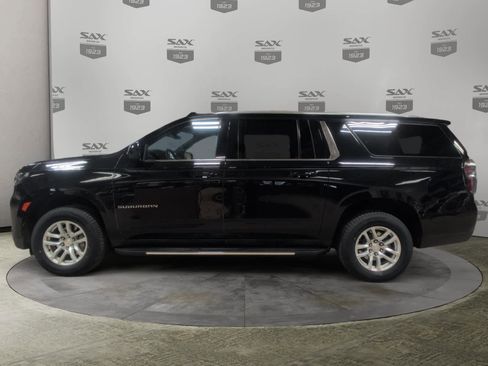 Used 2024 Chevrolet Suburban LT image 2