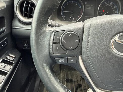 Used 2016 Toyota RAV4 Limited AWD/4WD image 17