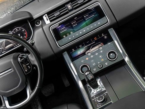 Used 2022 Land Rover Range Rover Sport SE image 21