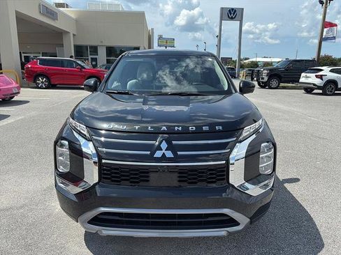 New 2025 Mitsubishi Outlander SE image 2