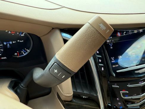 Used 2019 Cadillac Escalade Platinum image 23