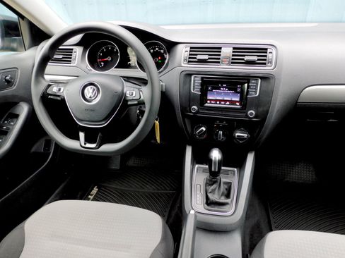 Used 2017 Volkswagen Jetta S FWD image 10