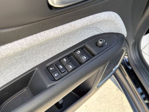 New 2025 Jeep Compass Latitude w/ Sun & Sound Group image 20