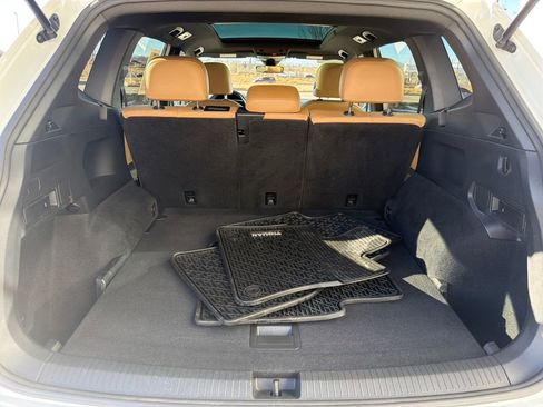 Certified 2022 Volkswagen Tiguan SE w/ Panoramic Sunroof Package image 24