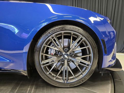 Used 2019 Chevrolet Camaro ZL1 RWD image 51