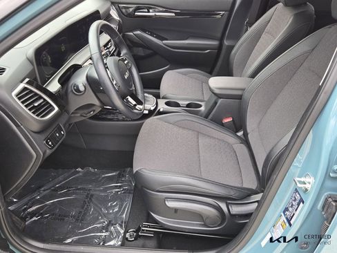 Certified 2025 Kia Seltos S FWD image 10