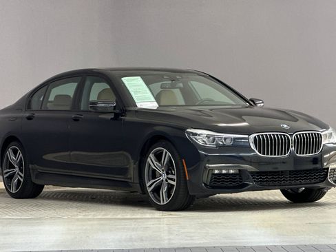 Used 2019 BMW 740i image 6