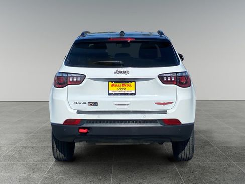 Used 2024 Jeep Compass Trailhawk AWD/4WD image 4