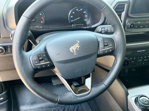 Used 2023 Ford Bronco Sport Outer Banks w/ Tech Package AWD/4WD image 11