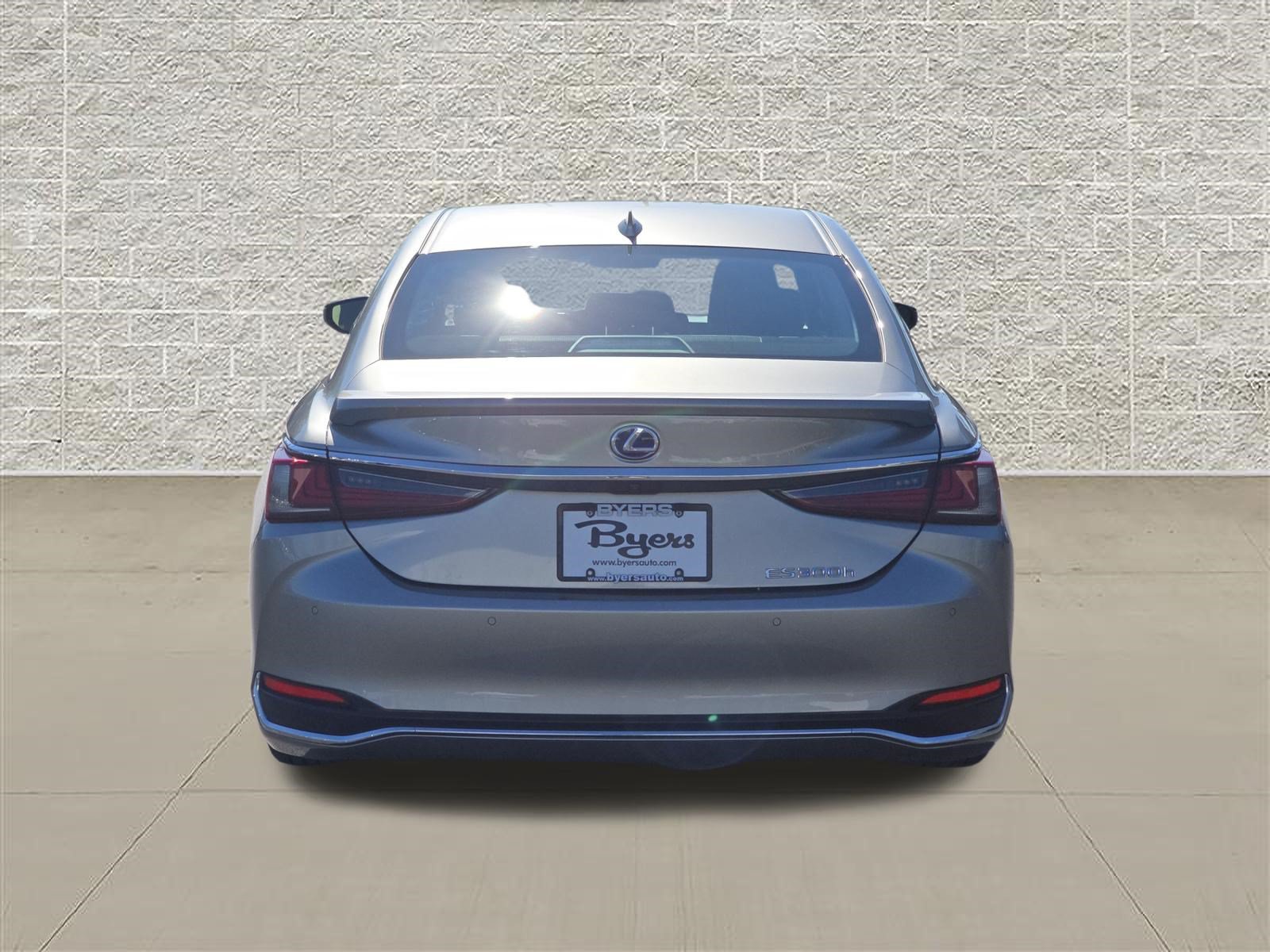 Used 2021 Lexus ES 300h w/ Accessory Package FWD image 6