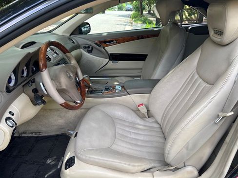 Used 2011 Mercedes-Benz SL 550 image 15