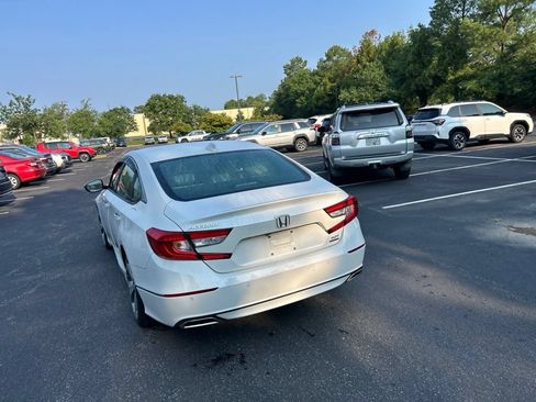 Used 2020 Honda Accord Touring image 6