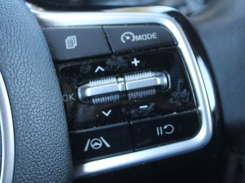 Certified 2023 Kia Sorento S image 30