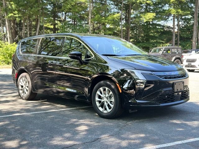 New 2027 Chrysler Pacifica Select w/ Family Tech Group AWD/4WD image 7