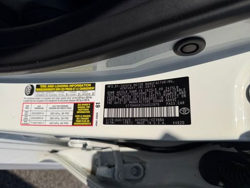 Used 2025 Toyota Camry LE image 30