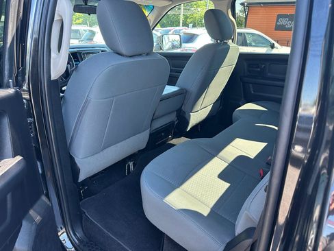 Used 2017 RAM 1500 Express w/ Black Ram 1500 Express Group AWD/4WD image 15