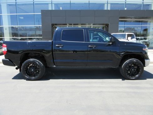 Used 2019 Toyota Tundra SR5 AWD/4WD image 11