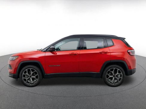 Used 2025 Jeep Compass Limited AWD/4WD image 4