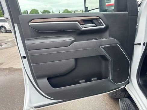 Used 2025 Chevrolet Silverado 2500 LT AWD/4WD image 9