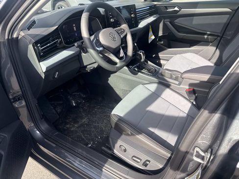 New 2026 Volkswagen Jetta SE image 8