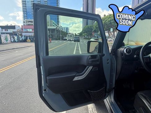 Used 2014 Jeep Wrangler Rubicon w/ Power Convenience Group AWD/4WD image 8