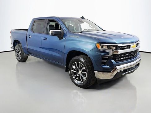 Used 2024 Chevrolet Silverado 1500 LT image 2