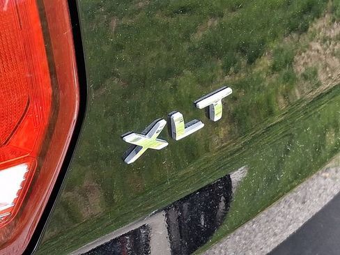 Used 2016 Ford Explorer XLT w/ Equipment Group 202A AWD/4WD image 5