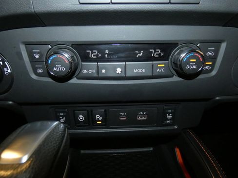 Used 2023 Nissan Frontier PRO-4X w/ Pro Convenience Package image 16