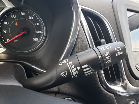 Used 2022 Chevrolet Equinox LT w/ Driver Convenience Package image 20