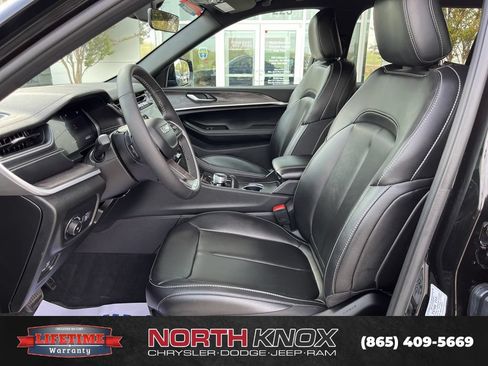 Used 2025 Jeep Grand Cherokee L Limited AWD/4WD image 4