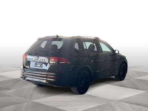 Certified 2024 Volkswagen Tiguan SE R-Line FWD image 8