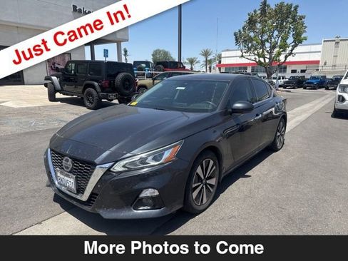 Used 2019 Nissan Altima 2.5 SV FWD image 1