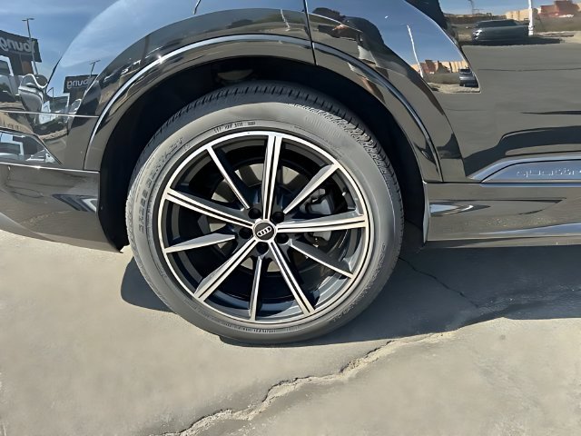 Used 2022 Audi Q7 3.0T Prestige AWD/4WD image 12