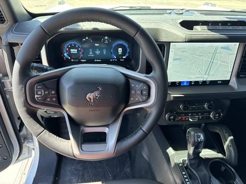 New 2025 Ford Bronco Outer Banks w/ Sasquatch Package AWD/4WD image 22