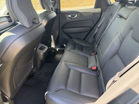 Used 2024 Volvo XC60 B5 Plus image 6