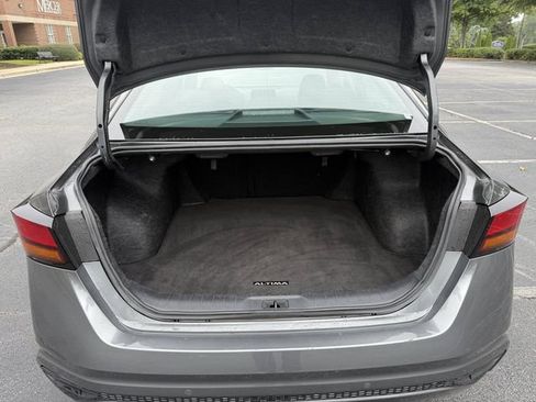 Used 2025 Nissan Altima 2.5 SV FWD image 35