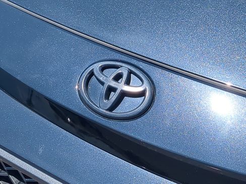 Used 2021 Toyota Corolla SE w/ SE Premium Package FWD image 29