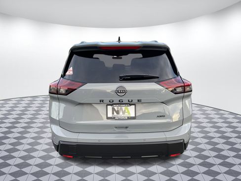 Used 2026 Nissan Rogue SV image 4