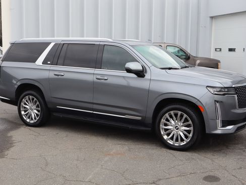 Used 2021 Cadillac Escalade ESV Premium Luxury image 2