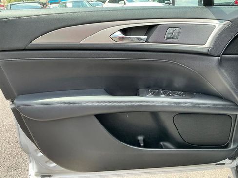 Used 2017 Lincoln MKZ Premiere image 16